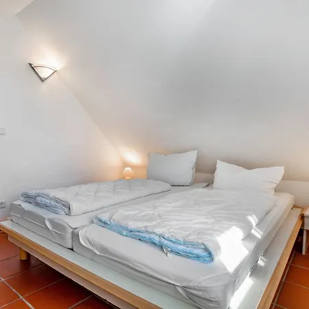 Wolf Apartment *